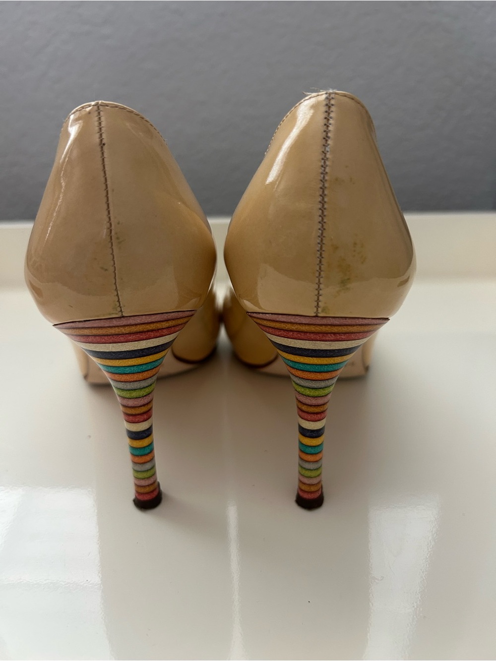kate spade Karolina Patent Pumps RARE FIND with Multicolor Striped Heels - Picture 2 of 8